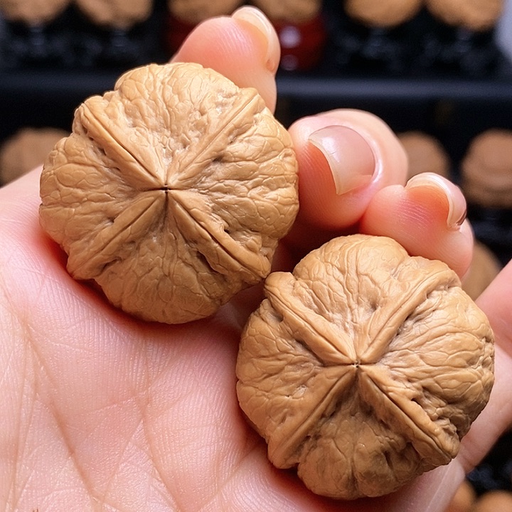 文玩核桃吊坠西瓜四棱