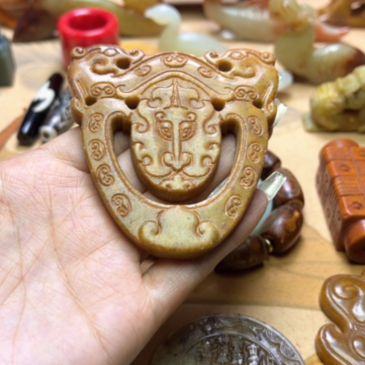 【闪购商品】蛇纹石玉颈饰未镶嵌
