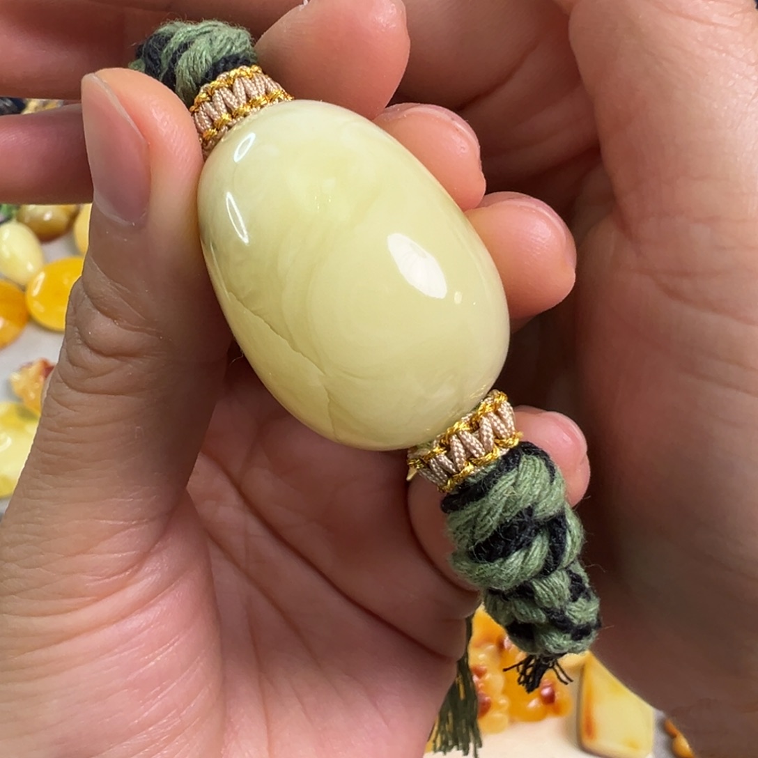 蜜蜡裸石未镶嵌蜜蜡