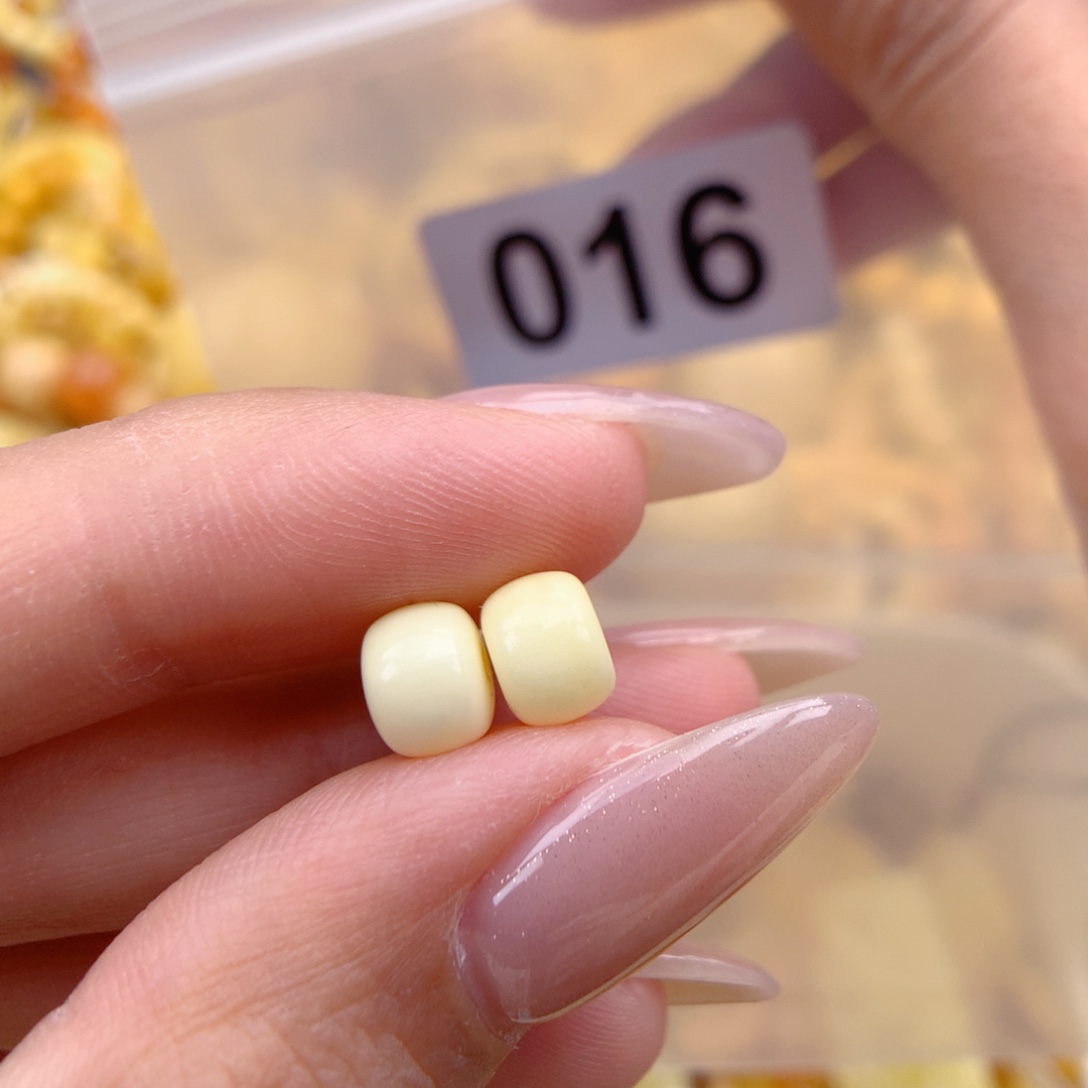 k***生琥珀未镶嵌珠宝奇石