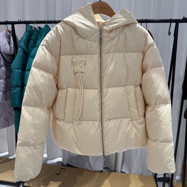 新款羽绒服短款时尚