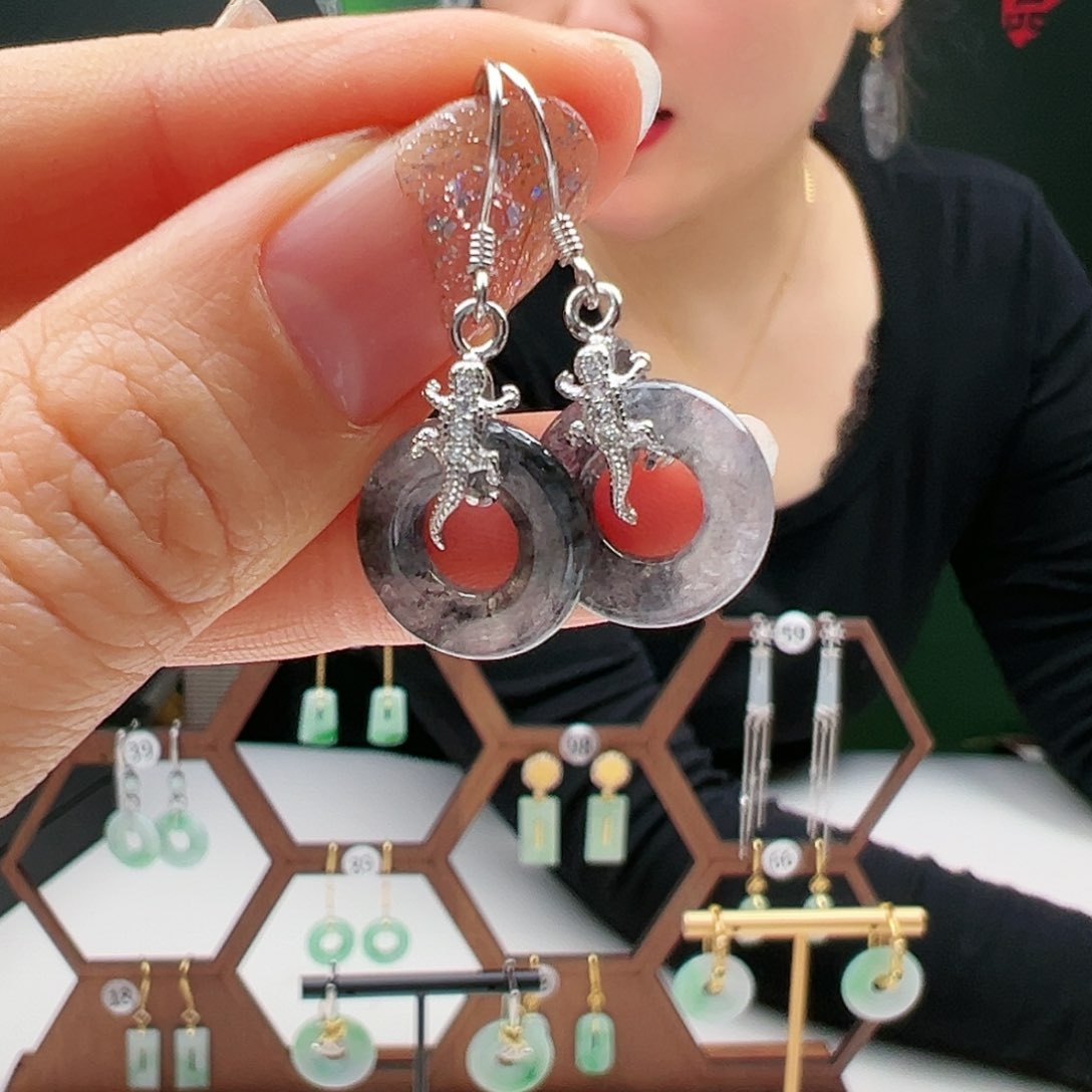 翡翠耳饰银S925镶嵌天然翡翠耳饰银s925镶嵌多样性