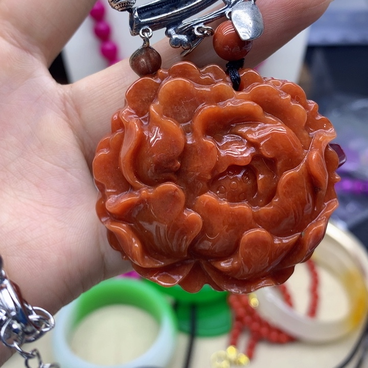 翡翠颈饰未镶嵌吊坠