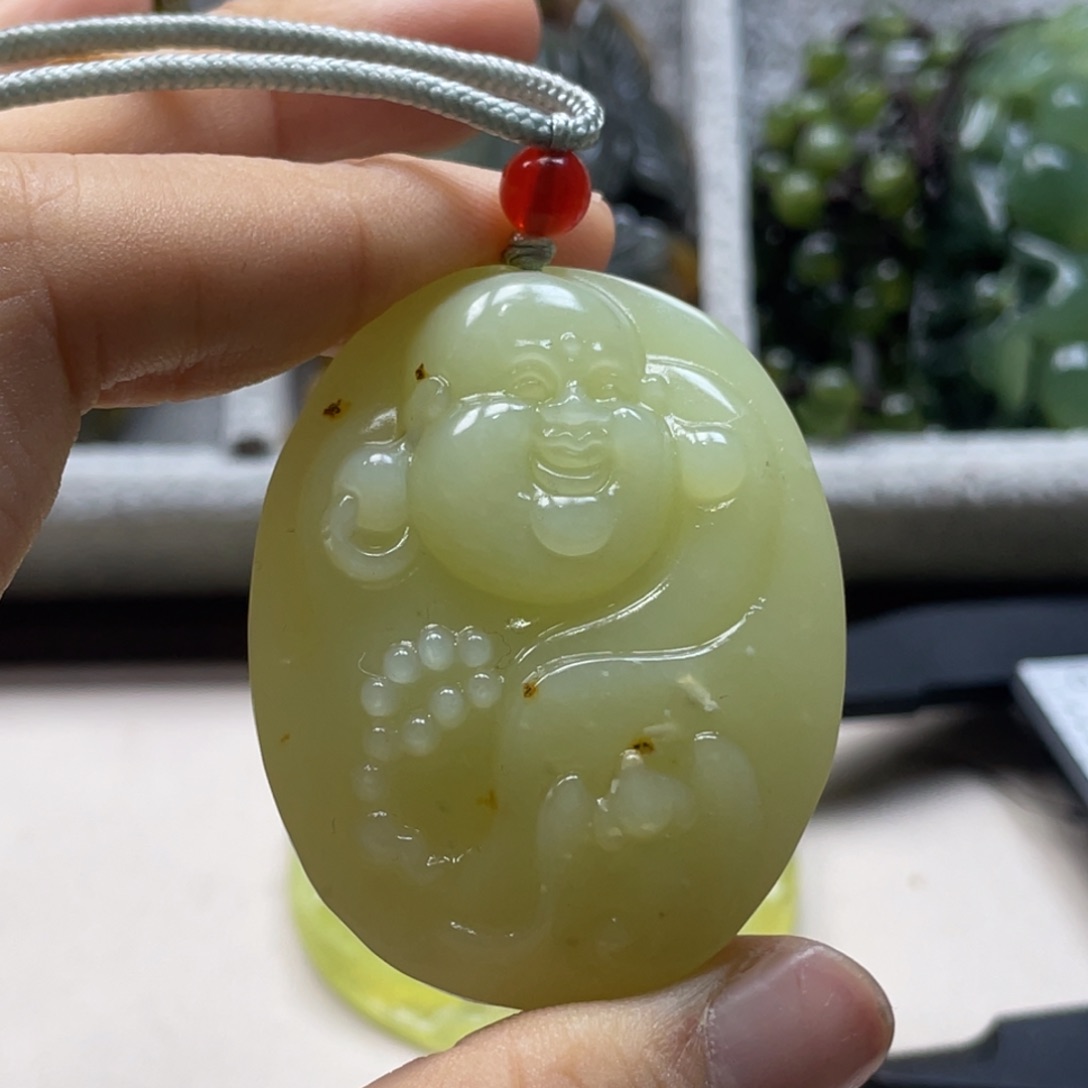 蛇纹石玉颈饰未镶嵌