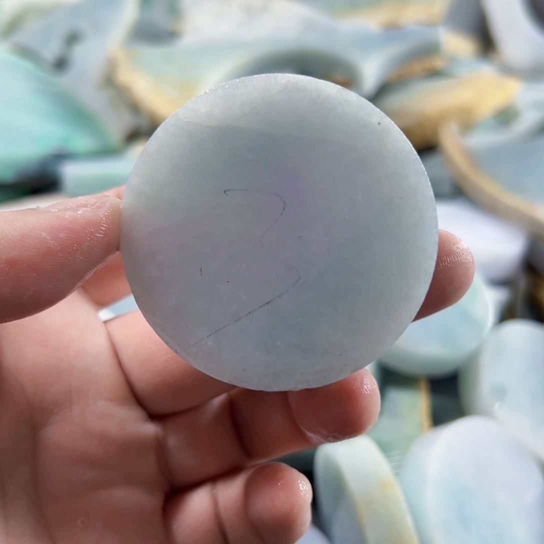 易***轩翡翠未镶嵌颈饰缅甸A货翡翠