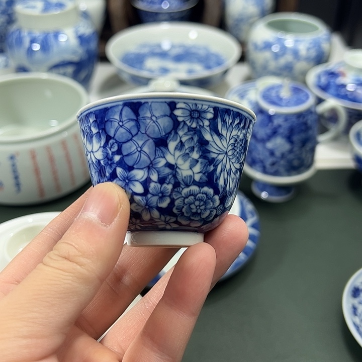 微瑕柴窑蓝底万花薄胎