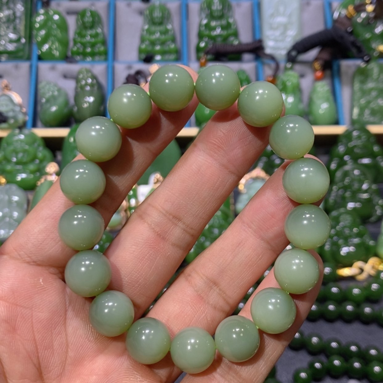 【闪购商品】和田玉吊坠(不含链)未镶嵌粉青微猫眼手串 11.5