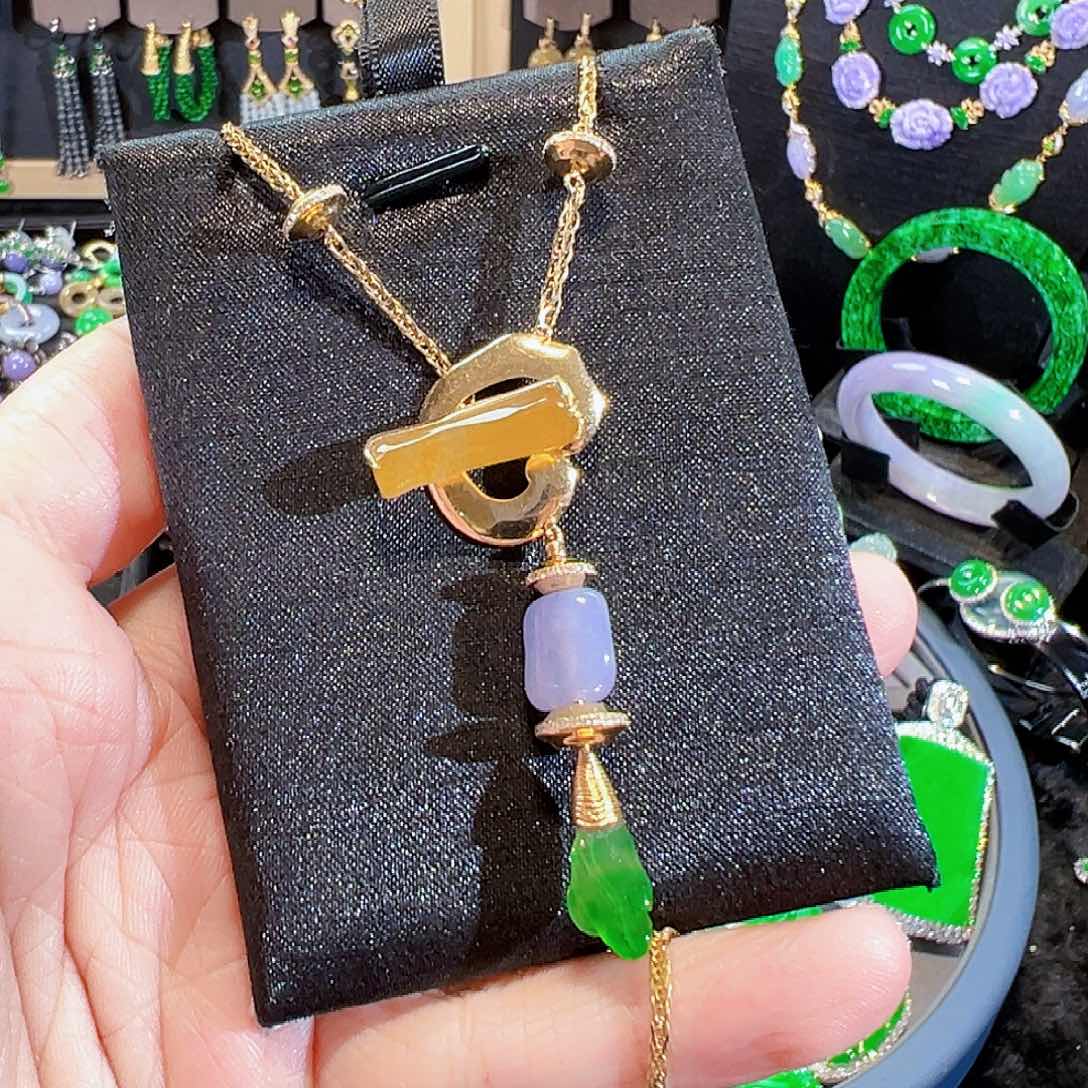 翡翠18K金镶嵌颈饰签收后24小时鉴赏期