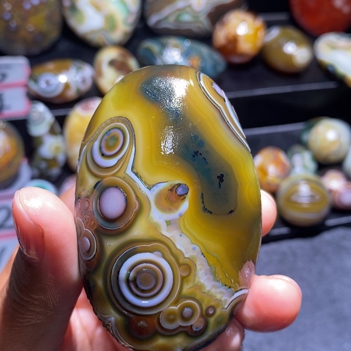 玛瑙/玉髓未镶嵌珠宝奇石38