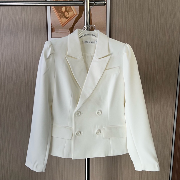 111-106撤柜FT春秋气质时尚新款双排扣短款设计感小香风西装外套