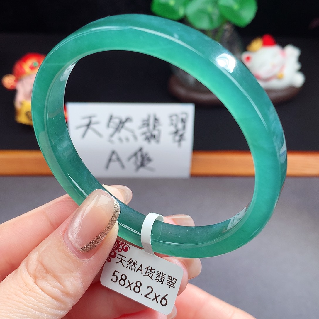 翡翠手镯（圆镯）未镶嵌