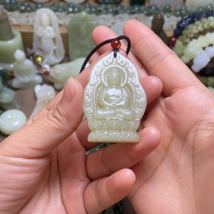 平***乐和田玉未镶嵌颈饰