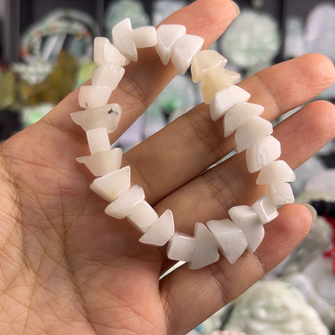 吊坠(不含链)未镶嵌翡翠瑕疵