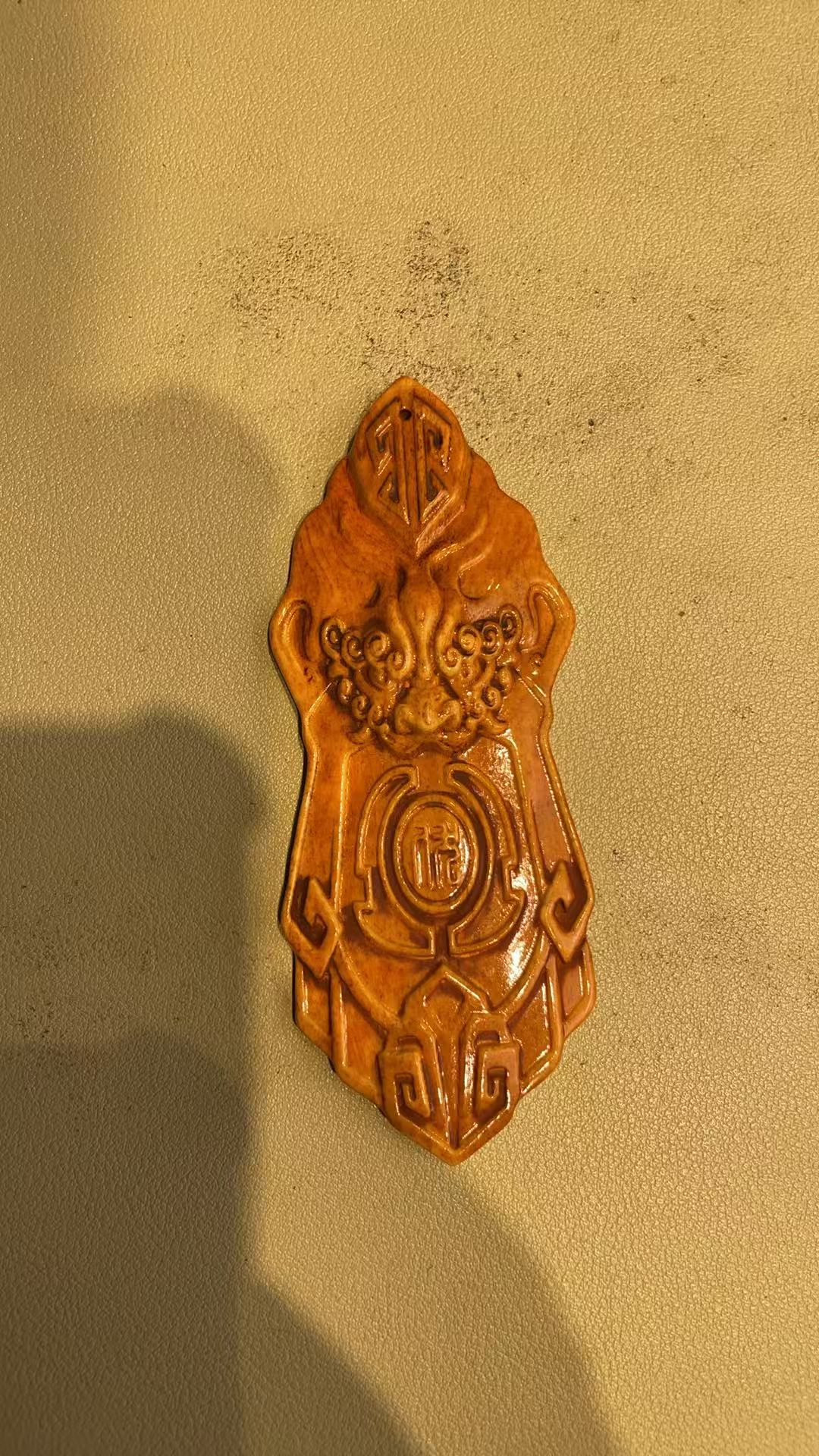 牛骨法依浮雕吊牌