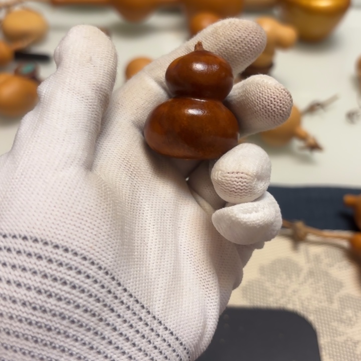 雷***暴天然手捻老皮葫芦