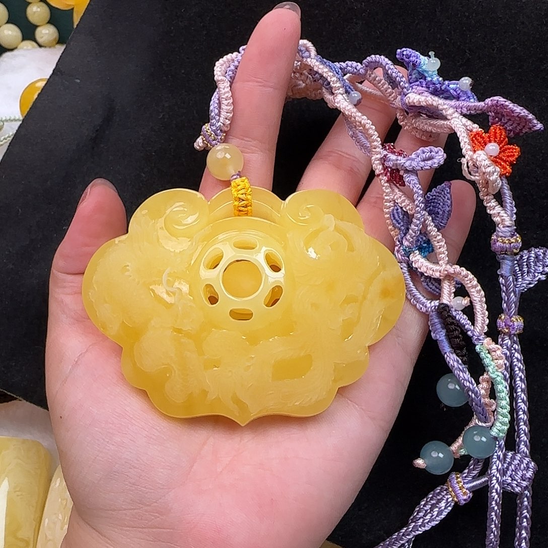 蜜蜡未镶嵌珠宝奇石