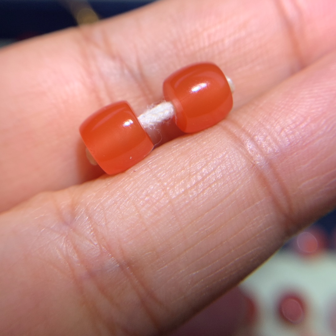 南红玛瑙直切对珠7×6未镶嵌微沙带