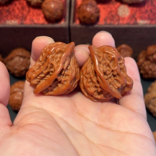 文玩核桃吊坠小鸟