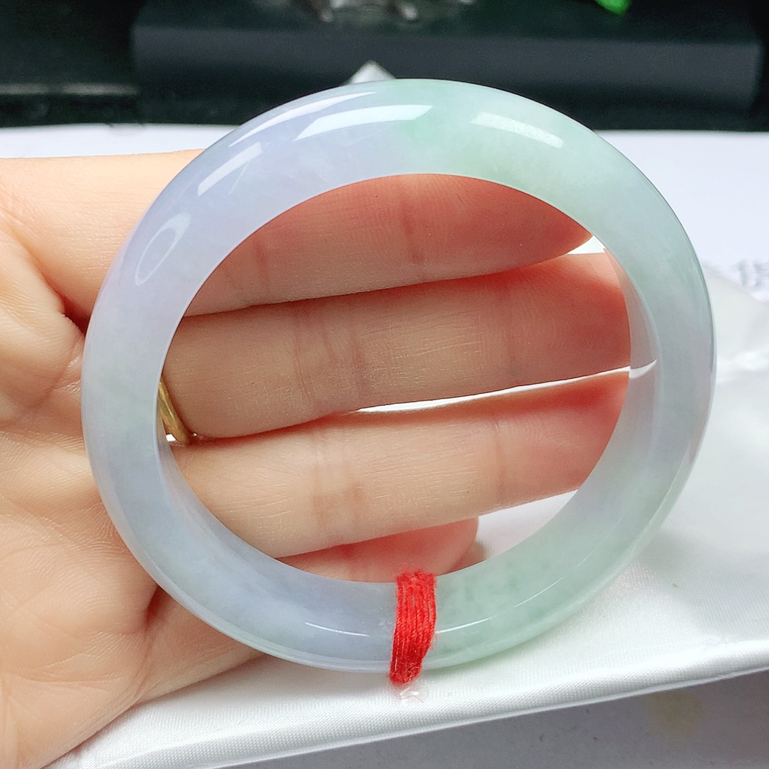 翡翠手镯未镶嵌正5556