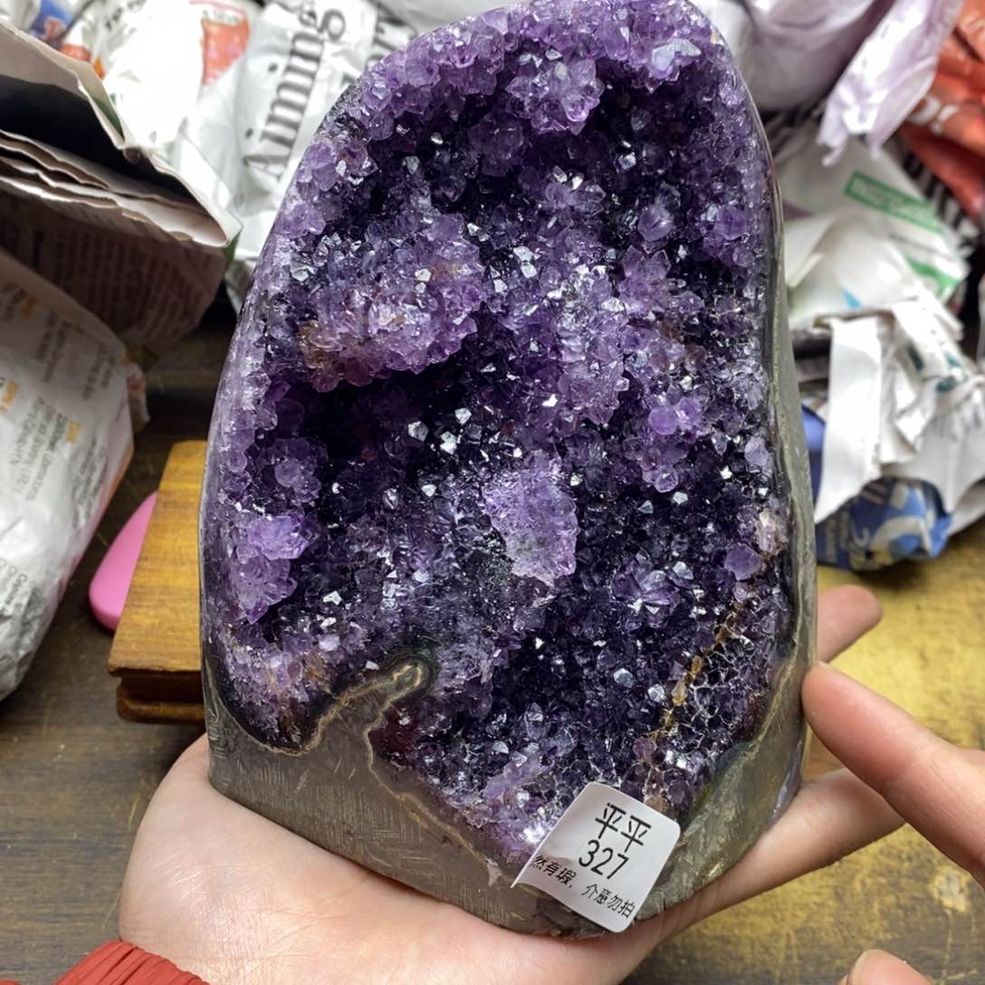 紫晶乌拉圭未镶嵌