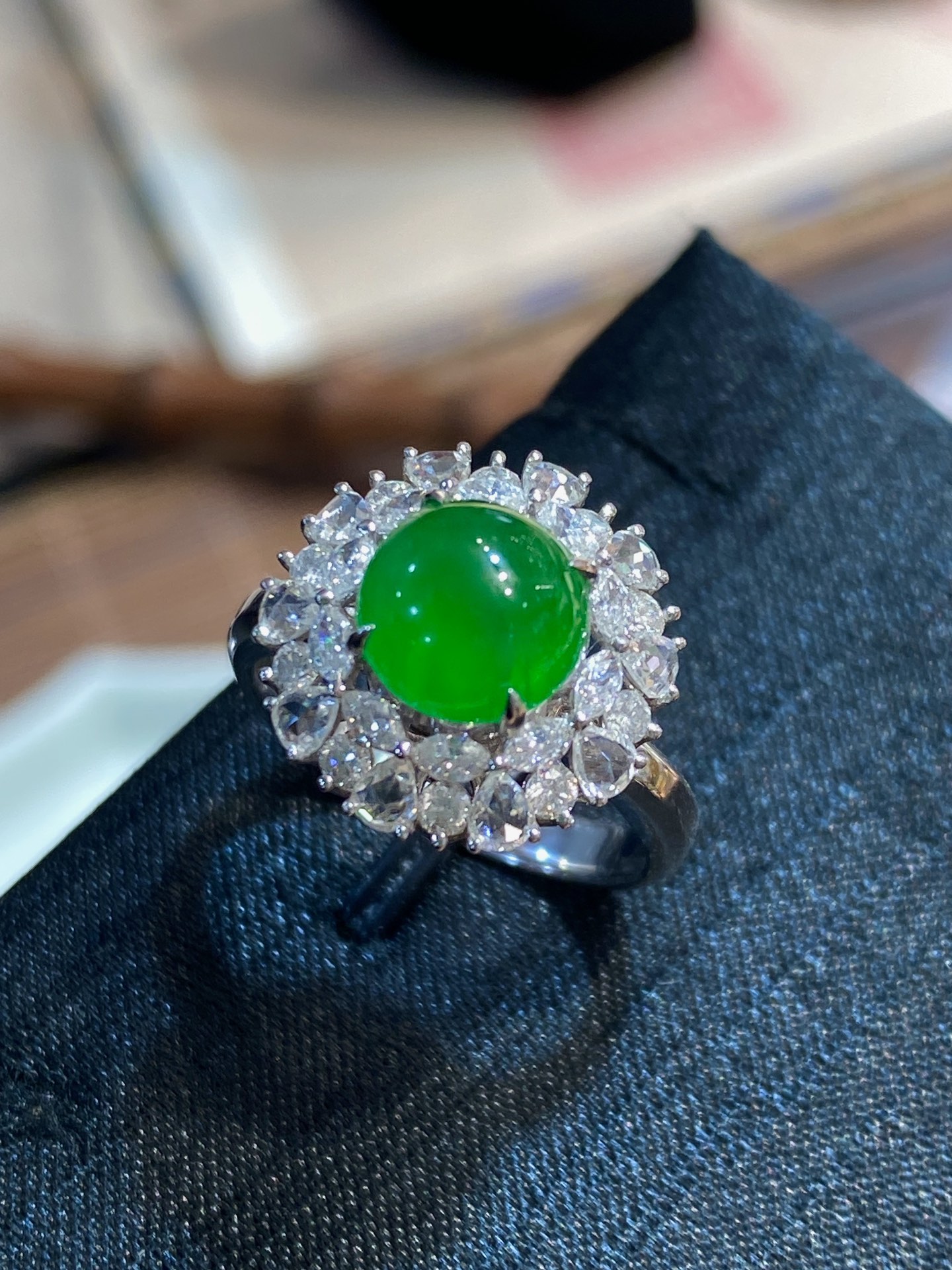 翡翠冰辣阳绿蛋面戒指/手链两戴款 