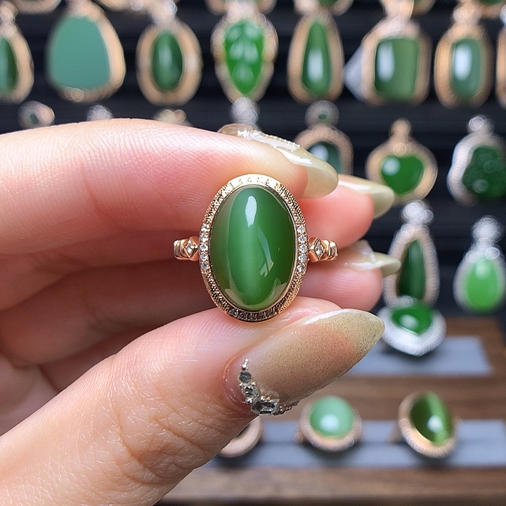 和田玉首饰18K金镶嵌