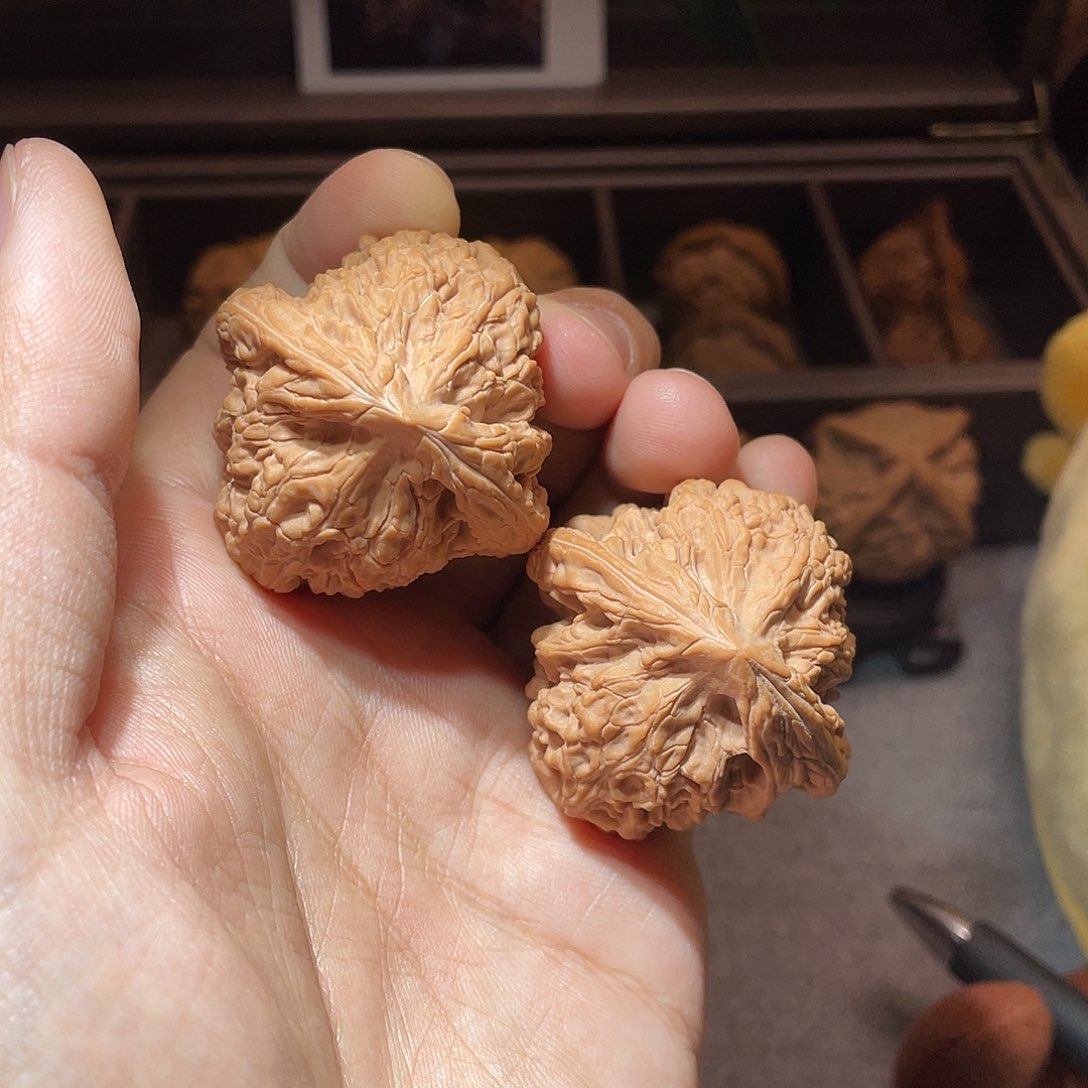 文玩核桃吊坠福寿山