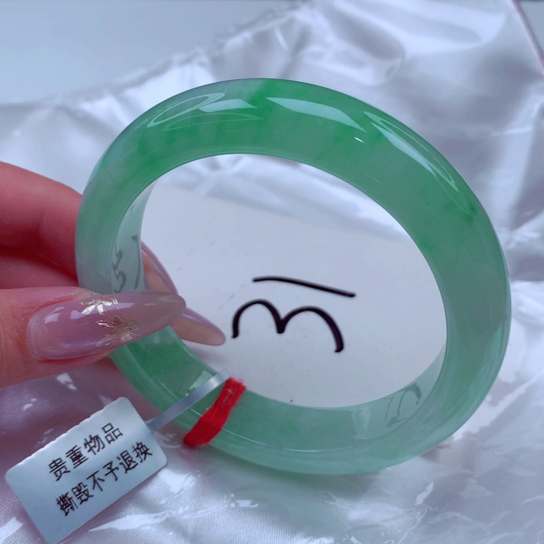 翡翠手镯未镶嵌翡翠57