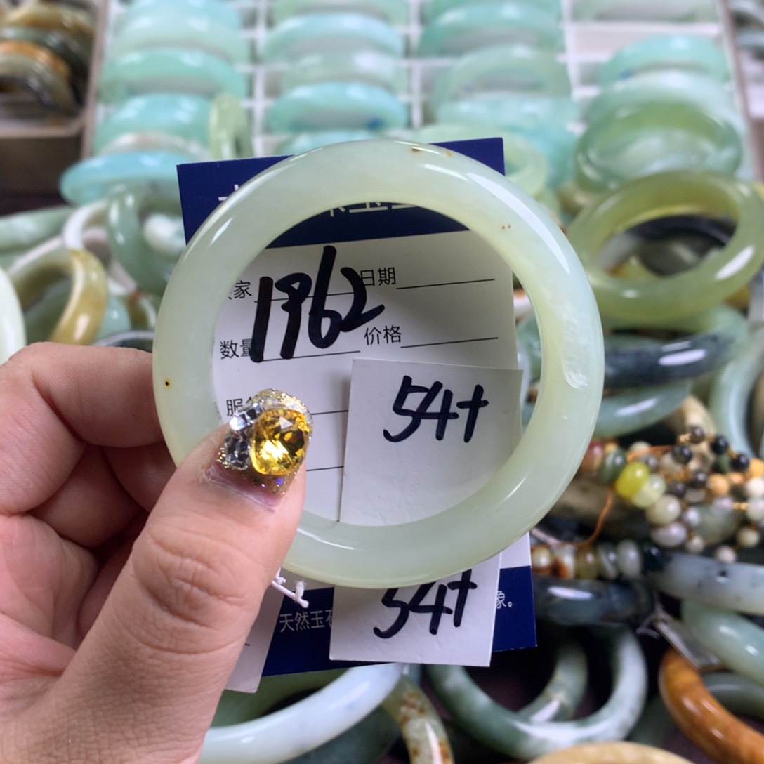 蛇纹石玉手镯未镶嵌1962