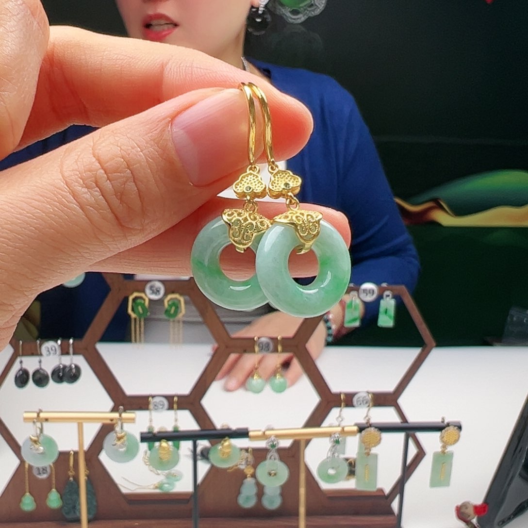 翡翠耳饰18K金镶嵌天然翡翠