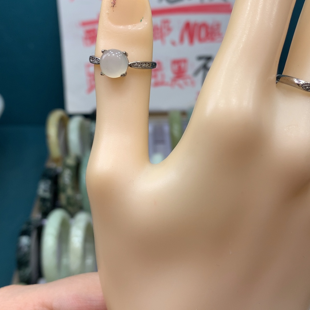 伞****蛇纹石玉未镶嵌手镯