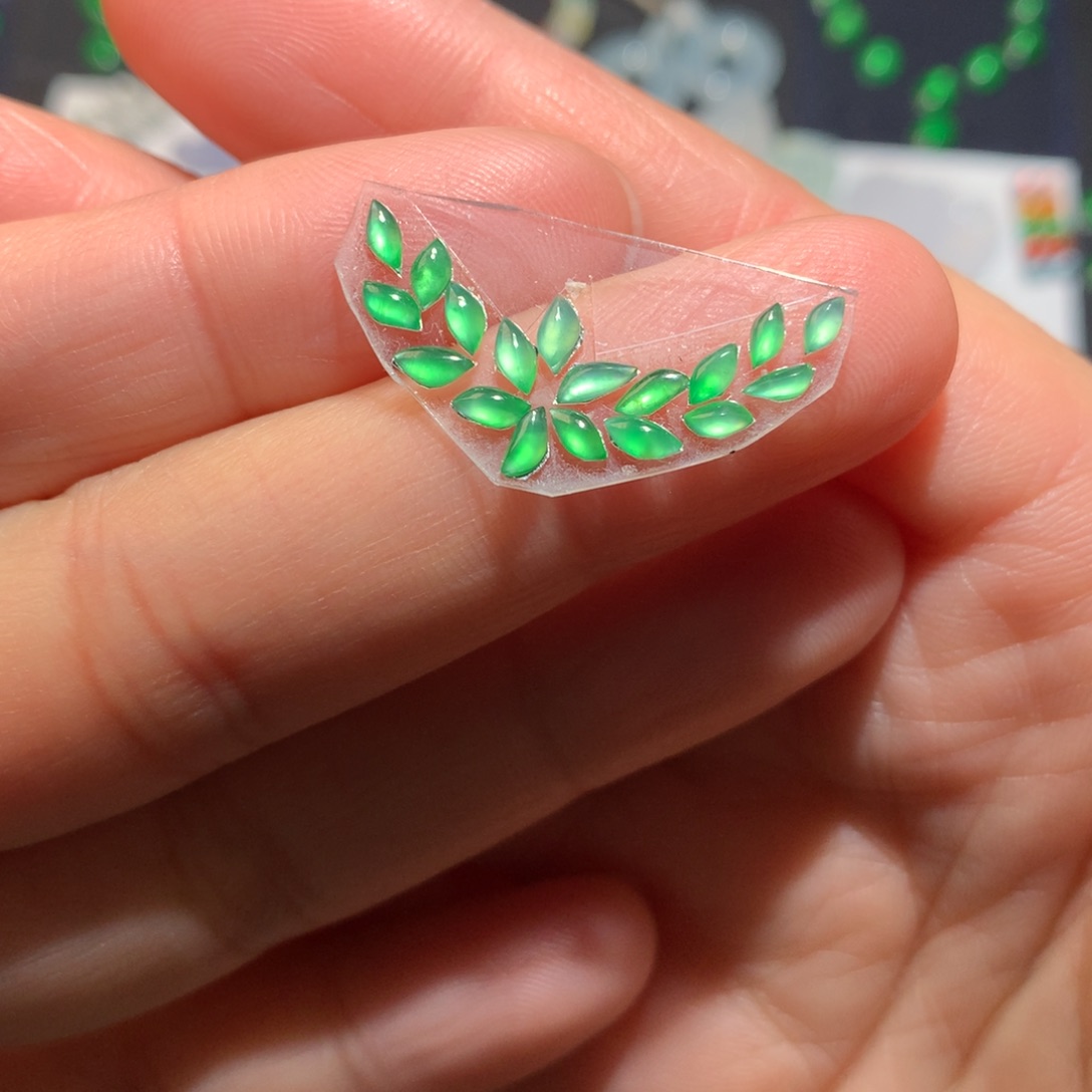 翡翠颈饰未镶嵌随行