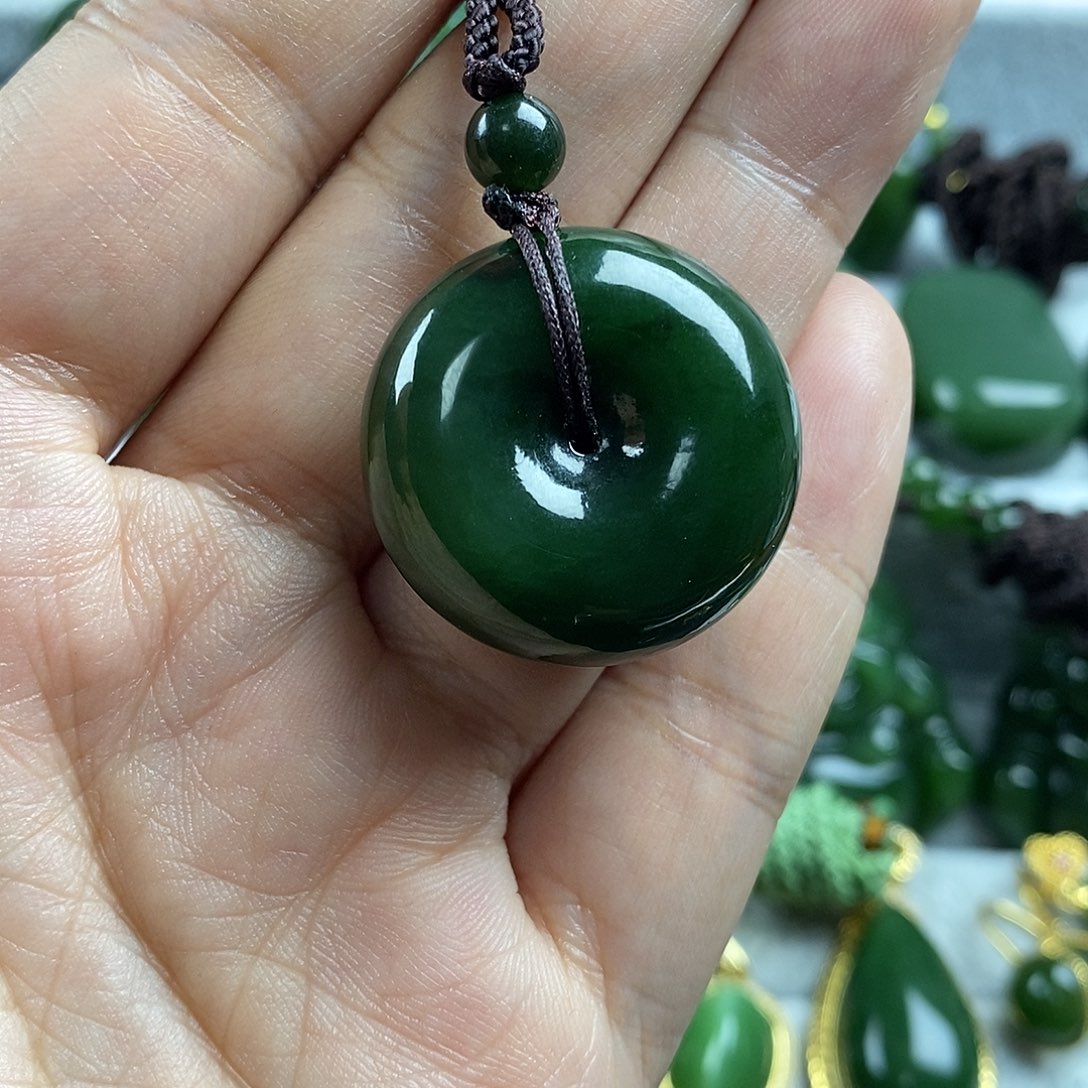 和田玉（碧玉）未镶嵌颈饰