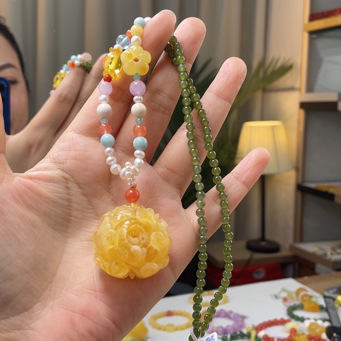 琥珀裸石未镶嵌蜜蜡吊坠