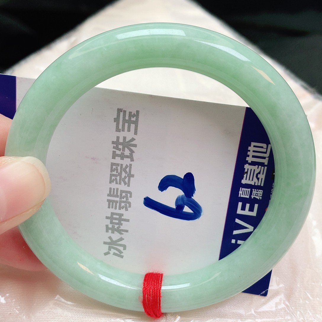 翡翠手镯未镶嵌缅甸天然A货翡翠手镯