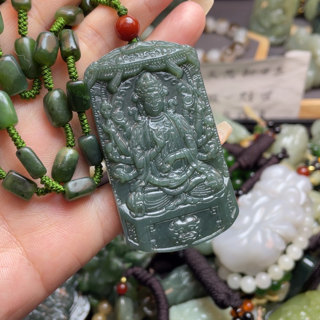 和田玉颈饰未镶嵌