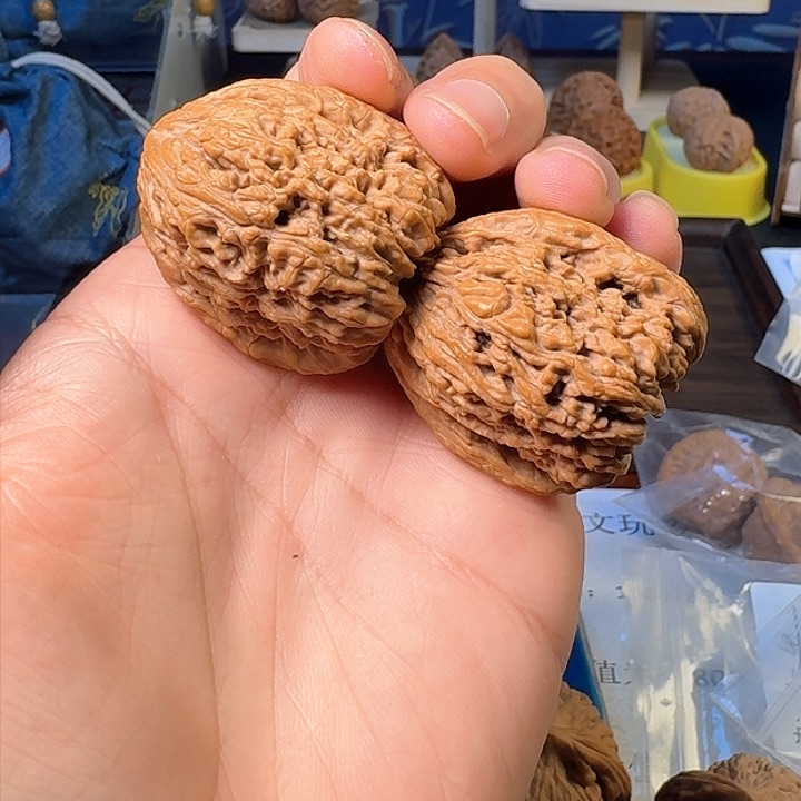 文玩核桃把件?****?高炮拉丝凹底南疆