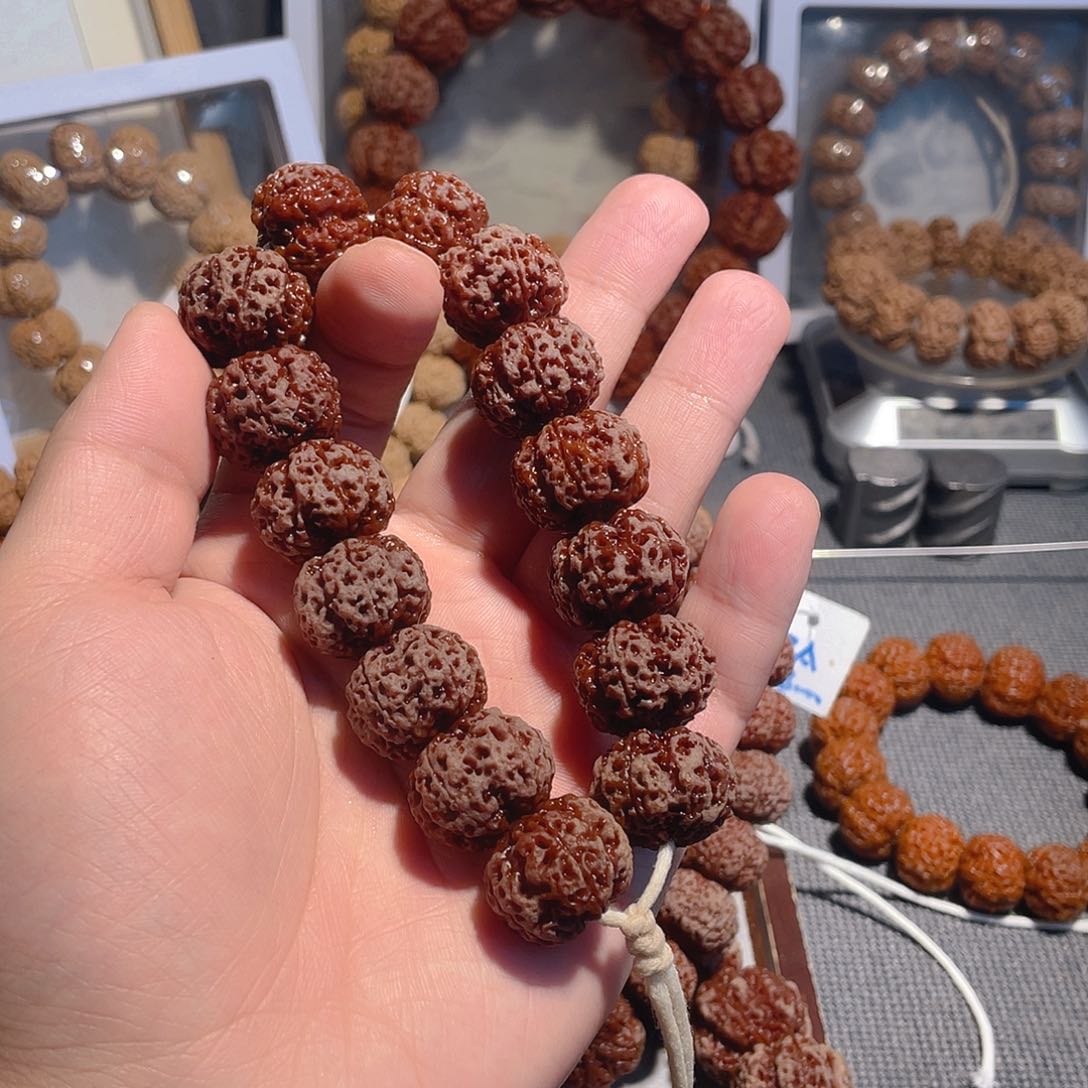 手串金刚菩提梧**?蜂王