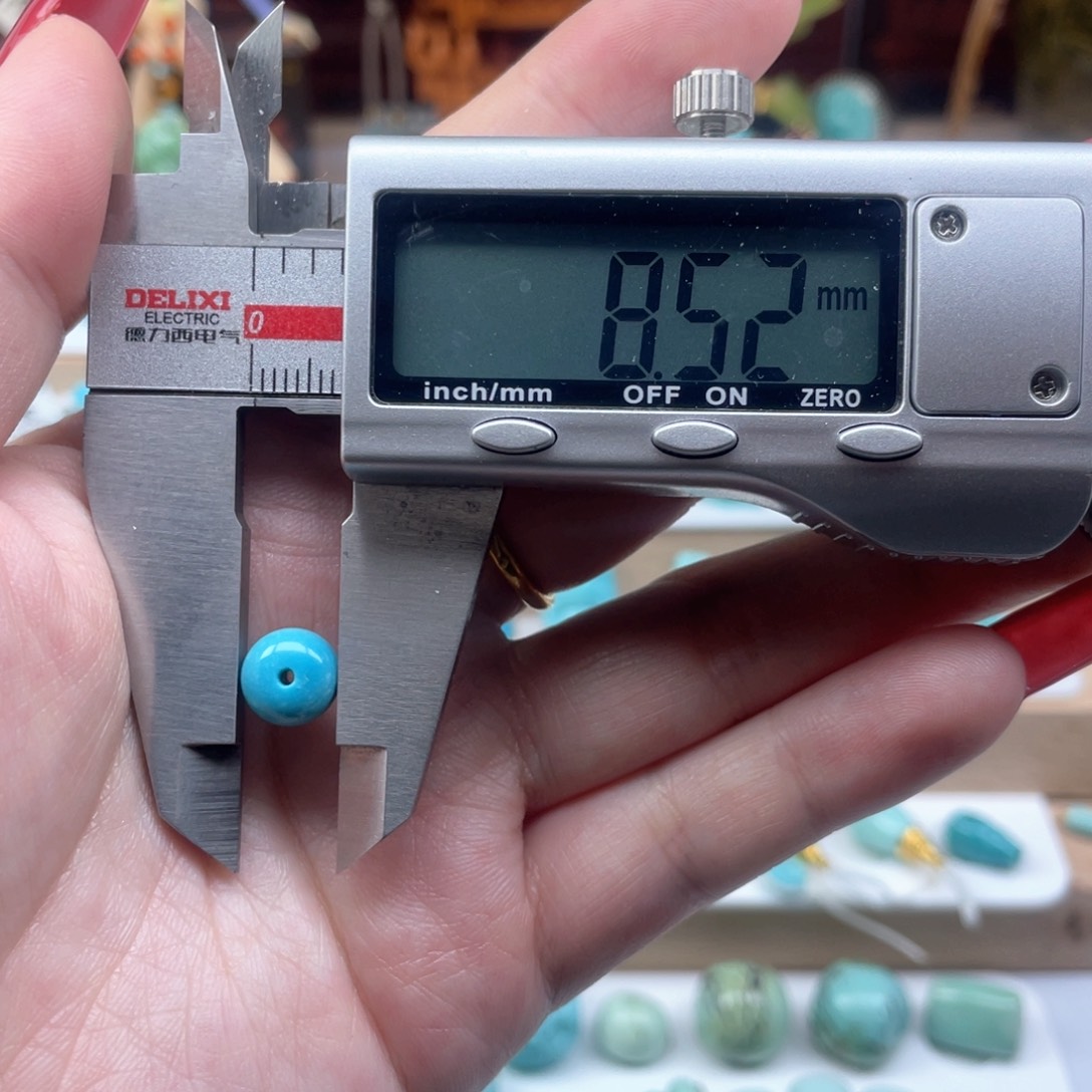 绿松石颈饰未镶嵌