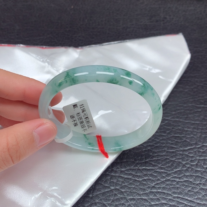 翡翠手镯（贵妃镯）未镶嵌今***你