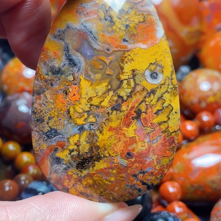 玛瑙/玉髓战国红玛瑙挂件未镶嵌