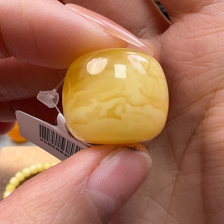 蜜蜡未镶嵌珠宝奇石