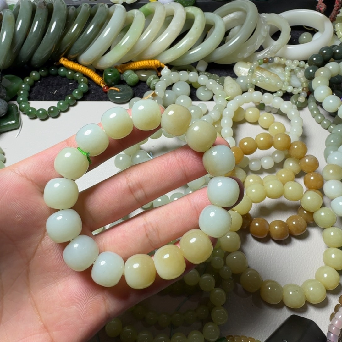 ****头和田玉未镶嵌手串