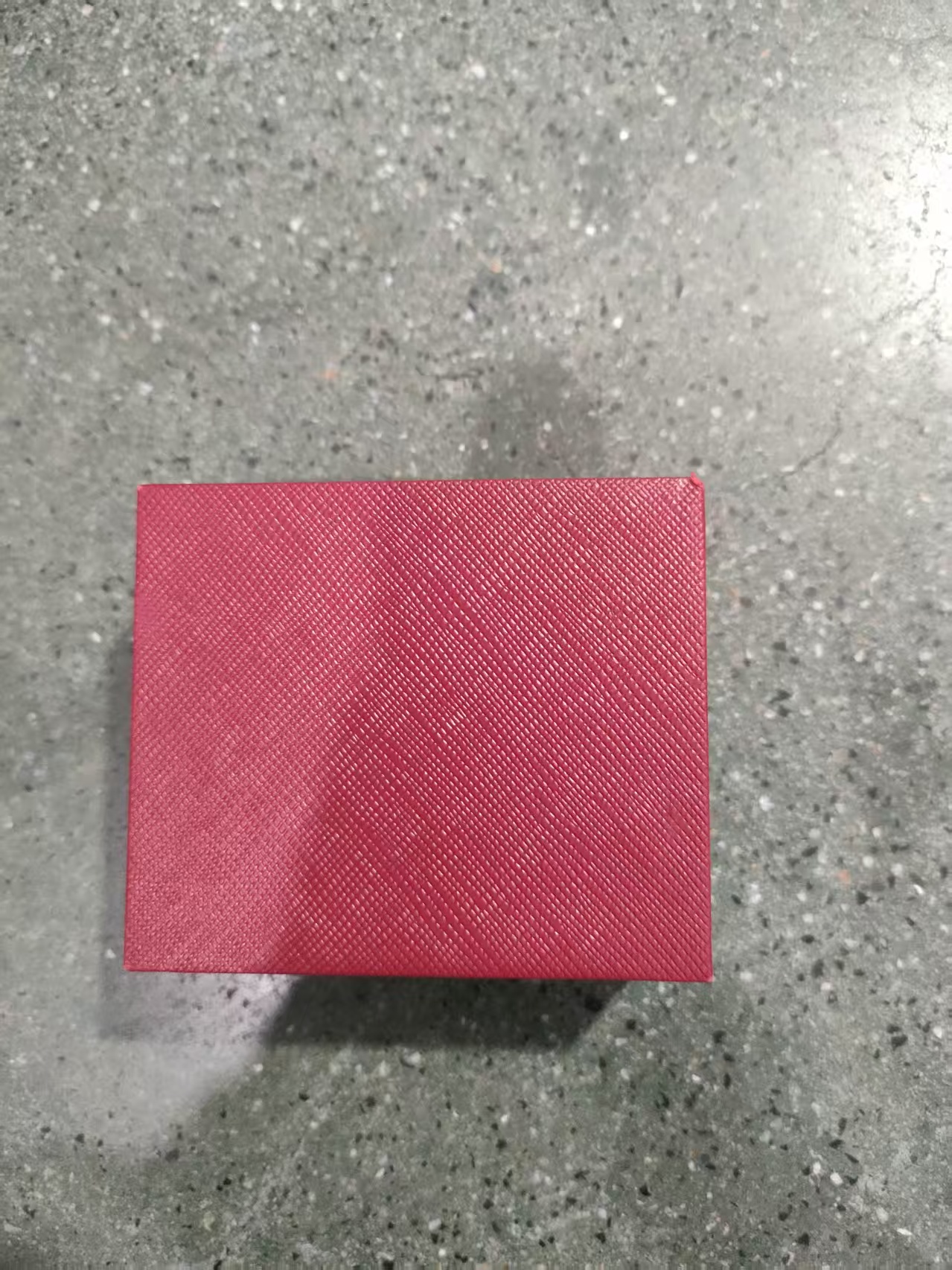 方形红色收纳盒其他收纳发1  /  手链