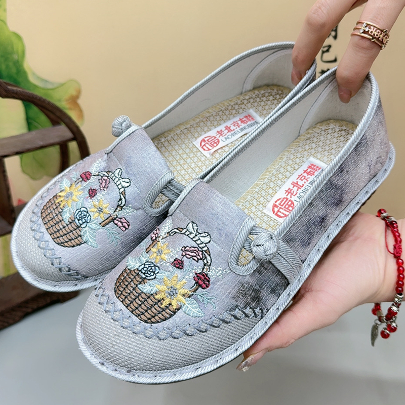 田园风老北京布鞋女2025春夏新中式绣花鞋透气单鞋软底舒适妈妈鞋