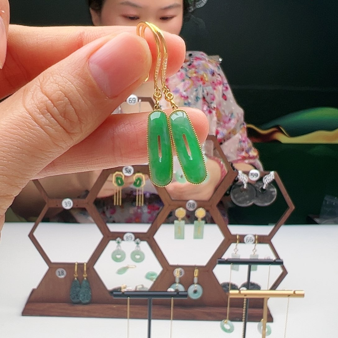 翡翠耳饰18K金镶嵌天然翡翠