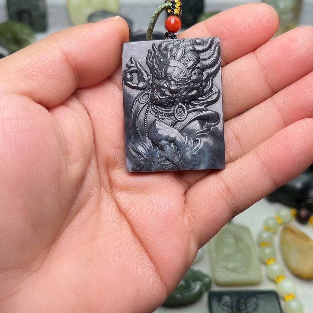 和田玉颈饰未镶嵌太**空