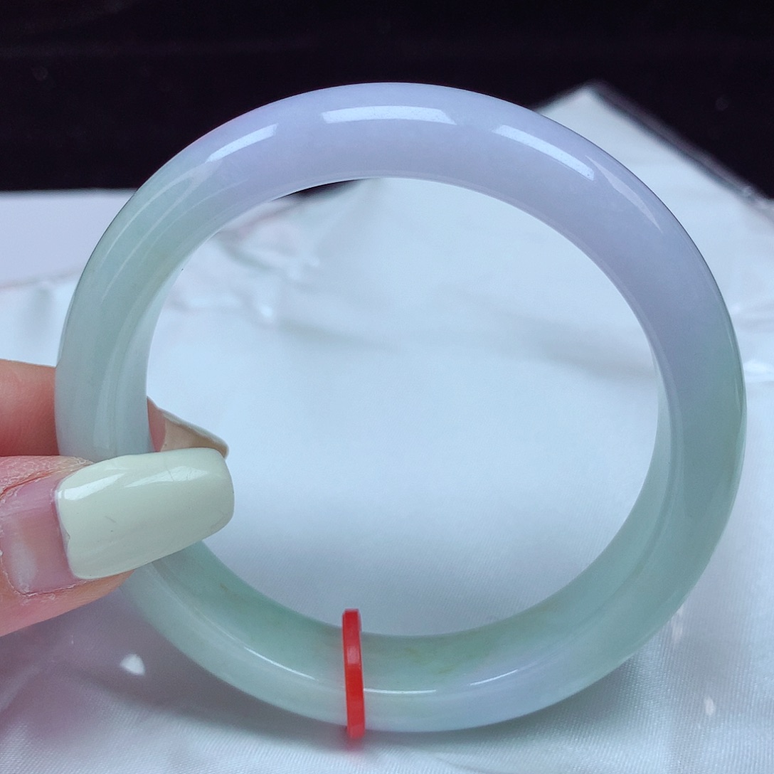 翡翠手镯未镶嵌56圈