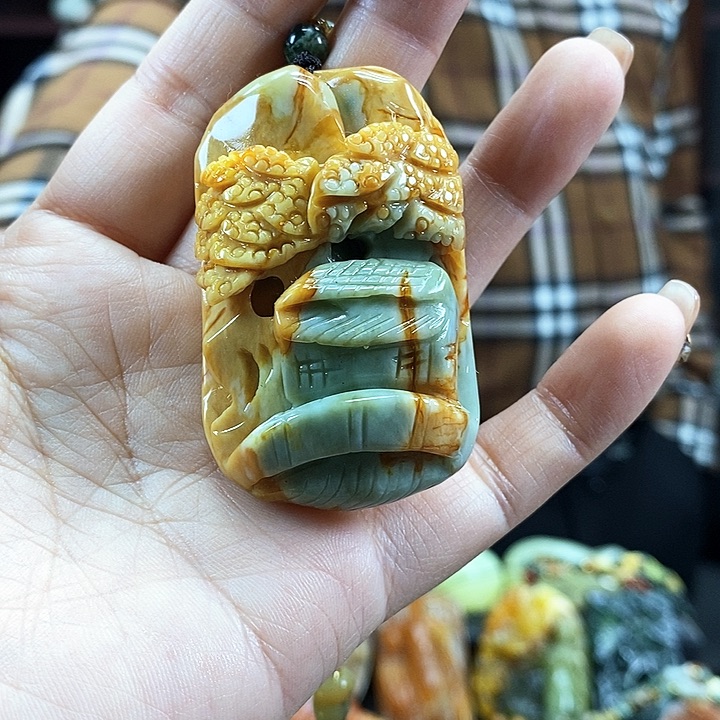 蛇纹石玉吊坠未镶嵌