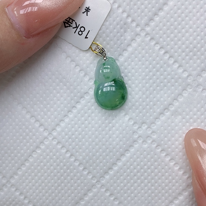 颈饰18K金镶嵌翡翠